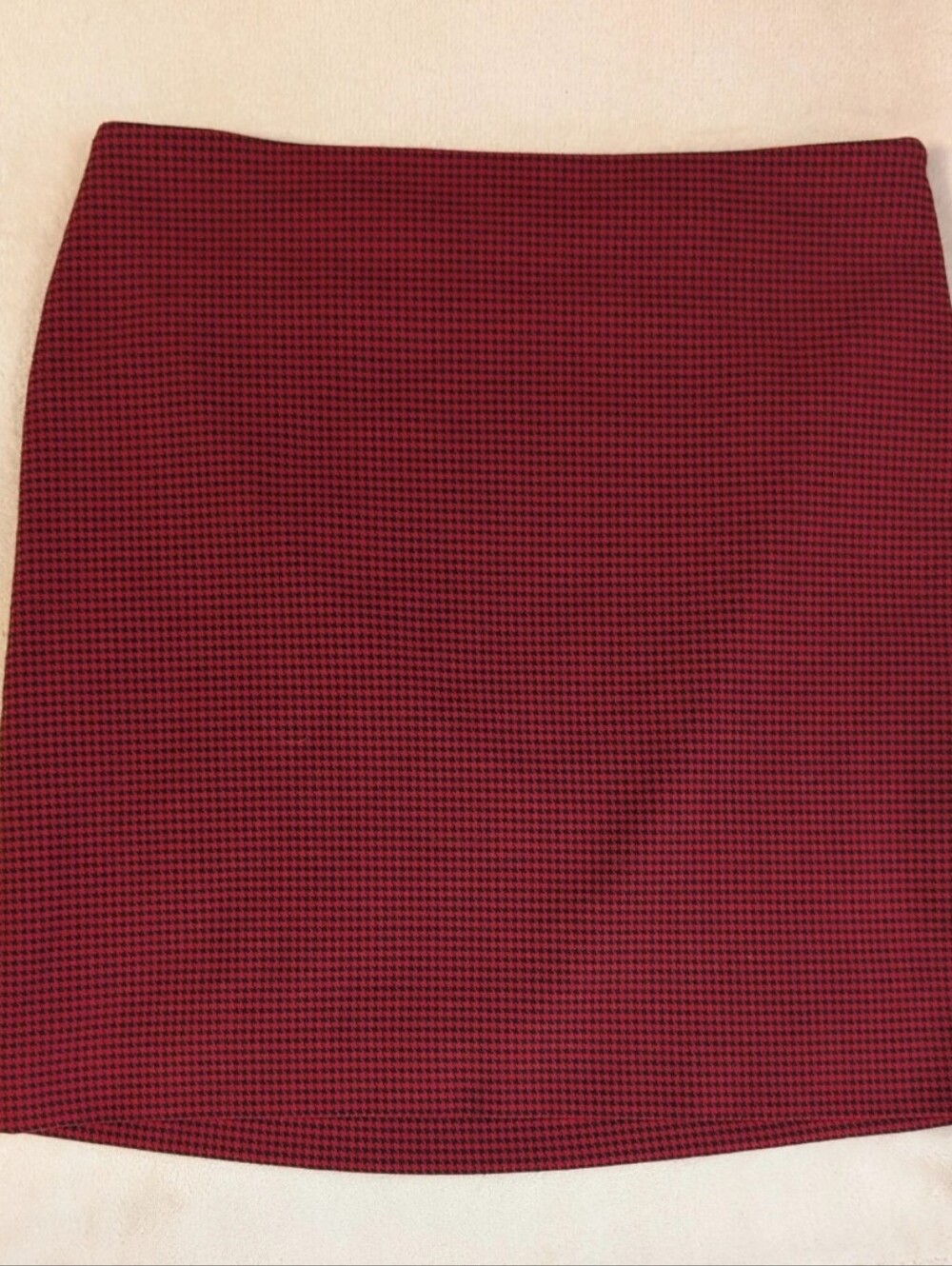Red and black houndstooth skirt by Michael Kors